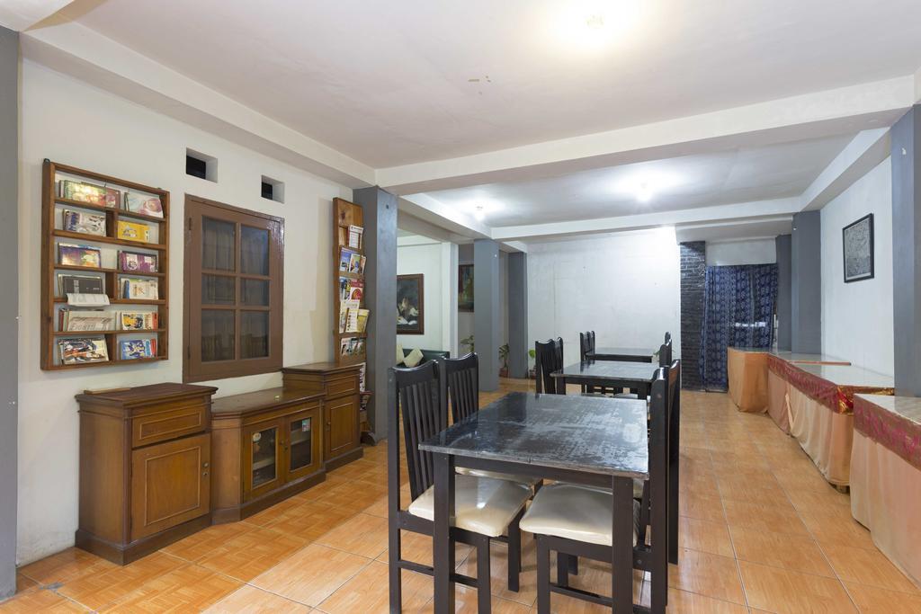 فندق Reddoorz @ Tanah Baru ديبوك المظهر الخارجي الصورة